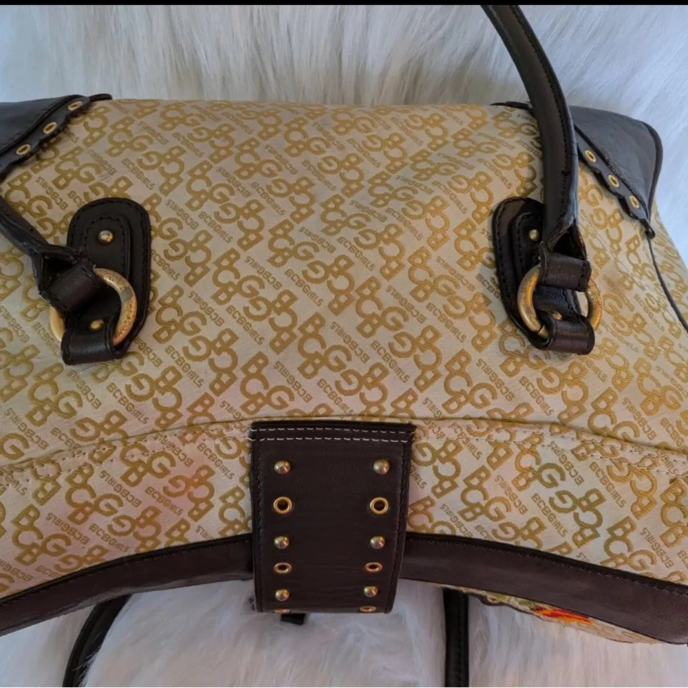 Beautiful Y2K Dior-esque BCBG bag😍🌺 - Picture 8 of 11